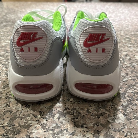 Brand New Women’s Size 8 Nike Air Max Correlates - Picture 6 of 9